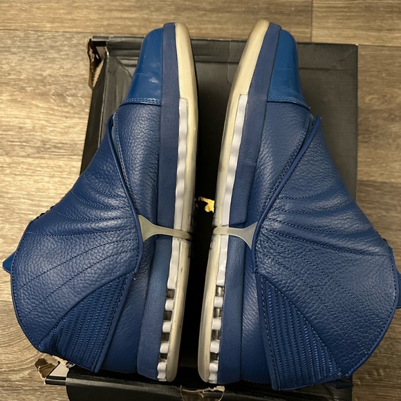 Nike Air Jordan Retro 16 Trophy Room - Picture 2 of 12